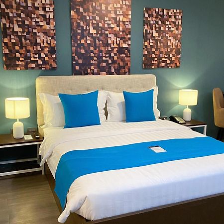 Fynn Boutique Hotel Bacoor Esterno foto