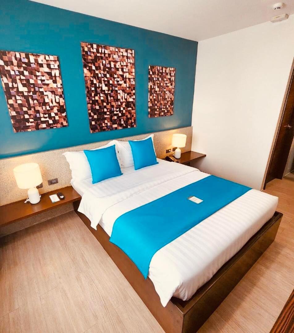 Fynn Boutique Hotel Bacoor Esterno foto